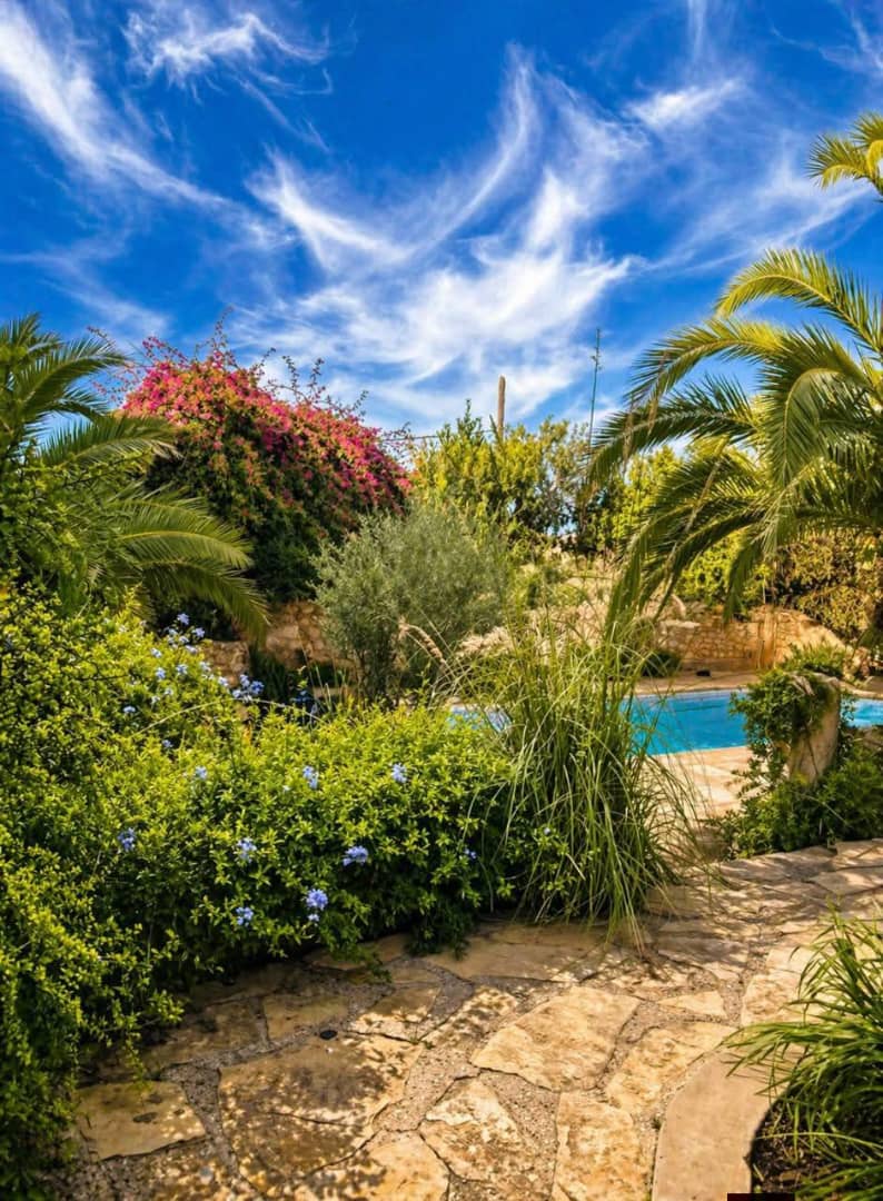 Villa de standing avec piscine et grand jardin à Ain El Turck – 1500 m² | Location courte durée