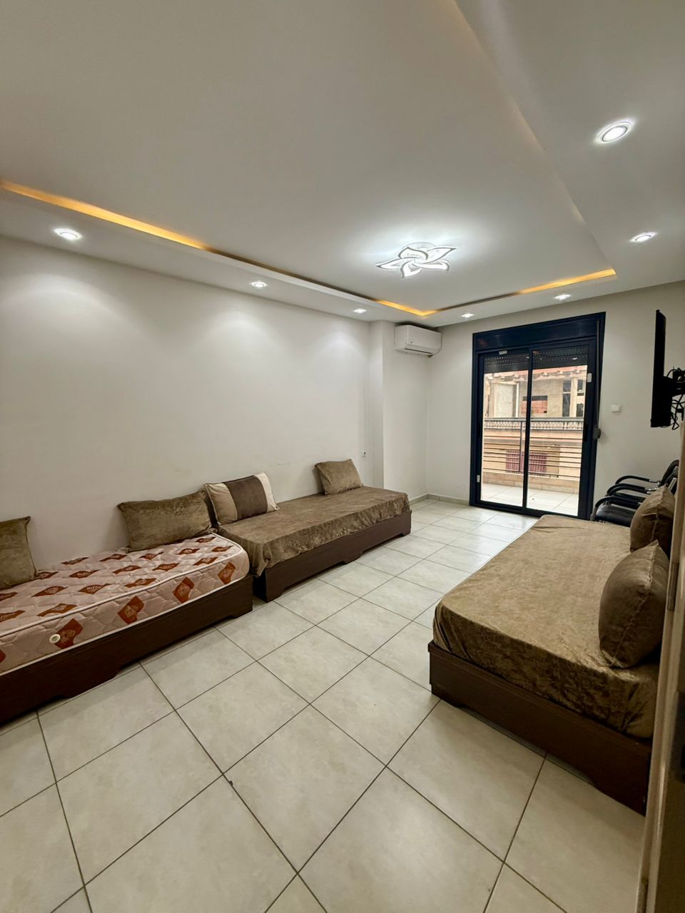 Appartement F4 de 115 m² à Bir El Djir – Résidence avec ascenseur et parking | 1er étage