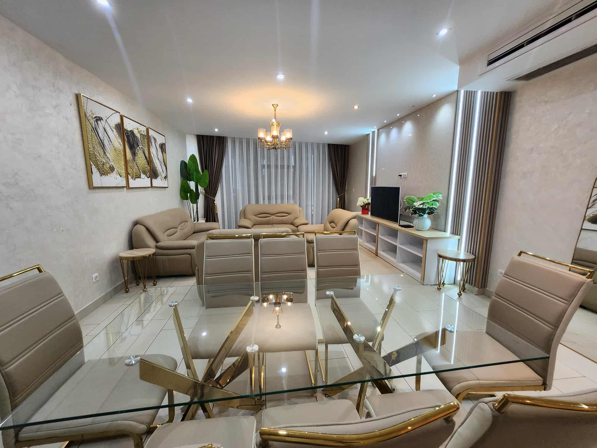 Appartement à louer par nuit à Benabed Tower Oran – Emplacement idéal à côté de Mobilart