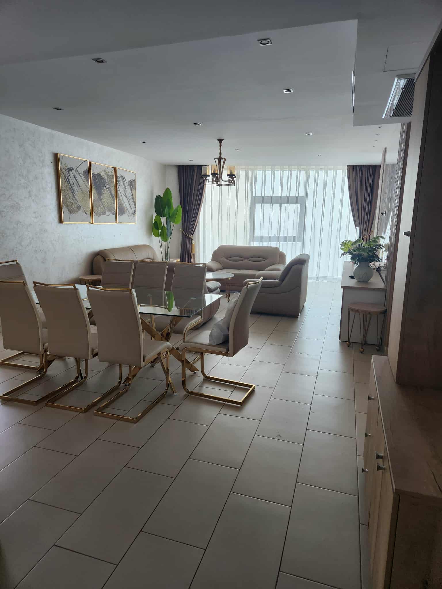 Appartement à louer par nuit à Benabed Tower Oran – Emplacement idéal à côté de Mobilart